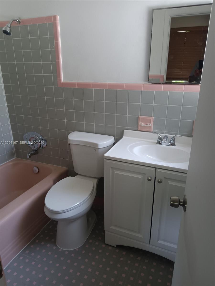 A12054167 Property Photo 7