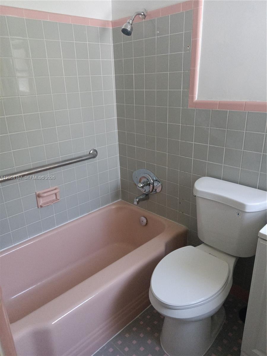 A12054167 Property Photo 8