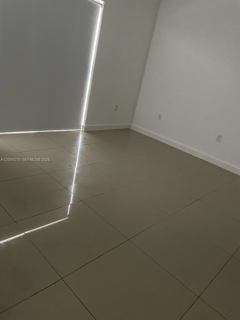 423 E 27th Street 201 Property Photo 18