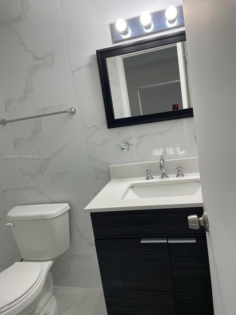 423 E 27th Street 201 Property Photo 20