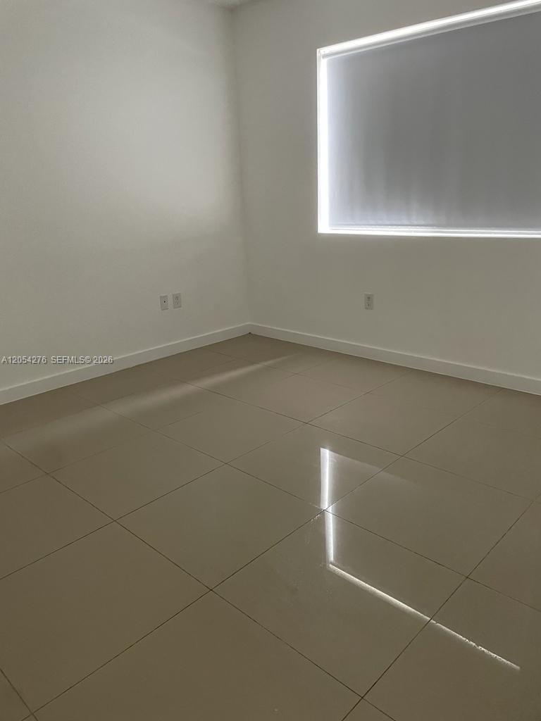 423 E 27th Street 201 Property Photo 21