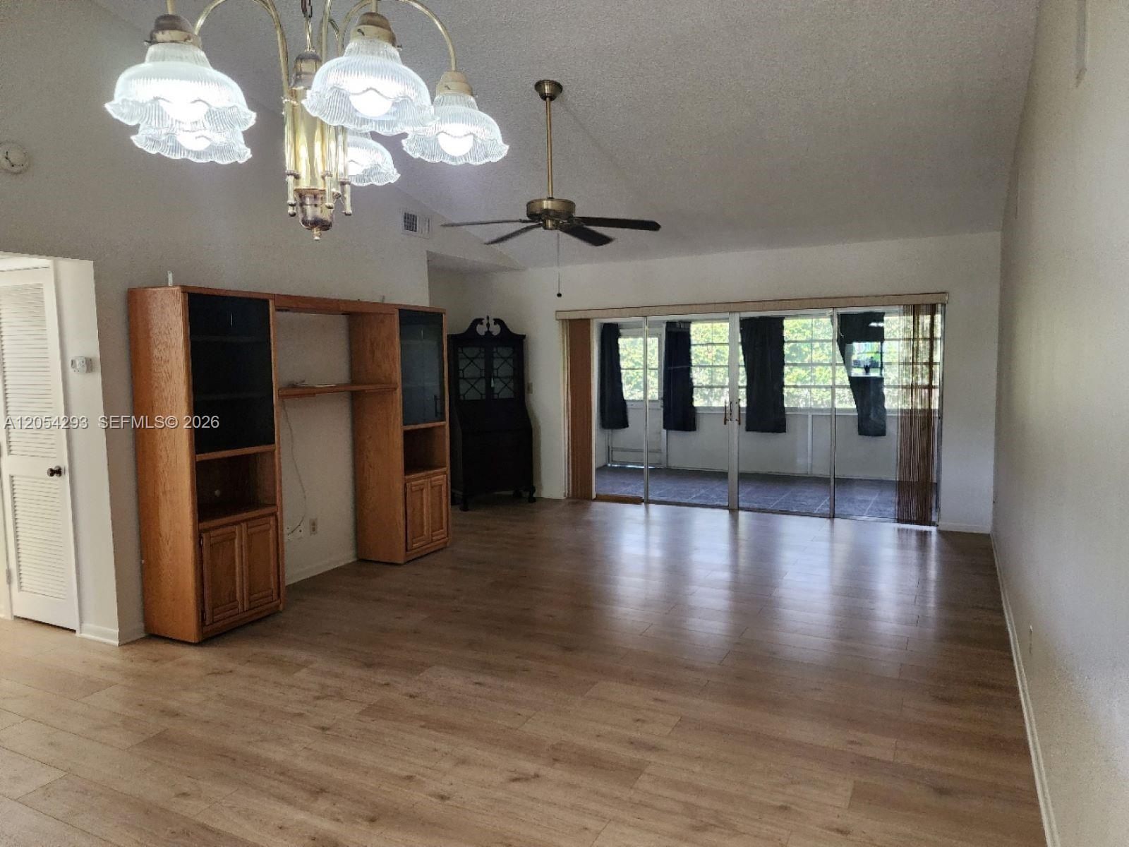 171 N Moccasin Trail N Property Photo 13