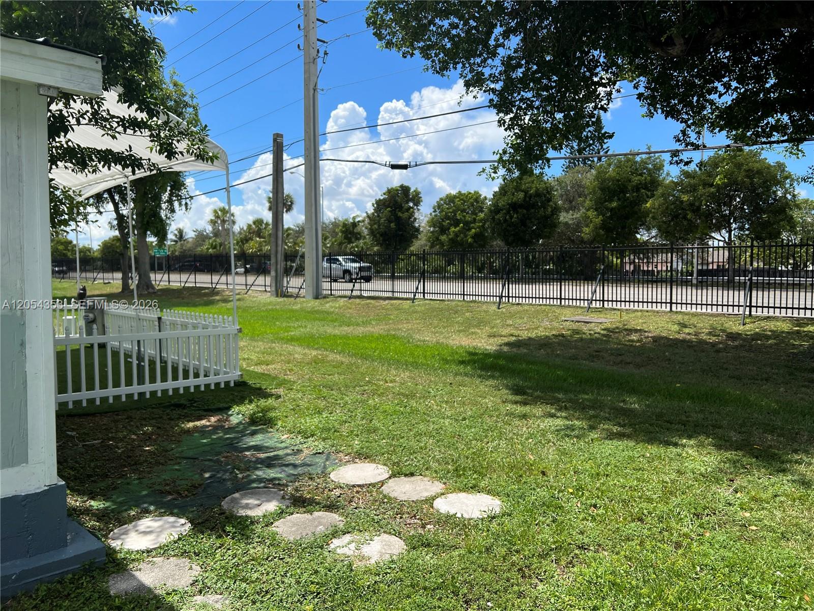 20016 Nw 56 Avenue Property Photo 14