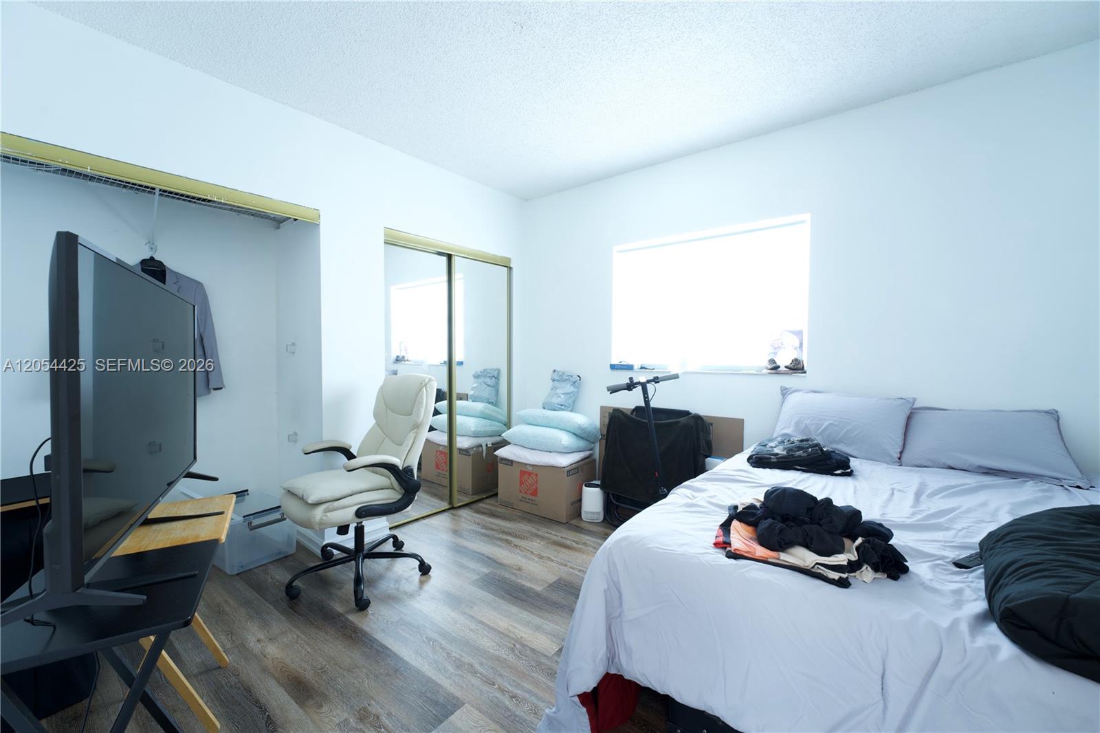 A12054425 Property Photo 3