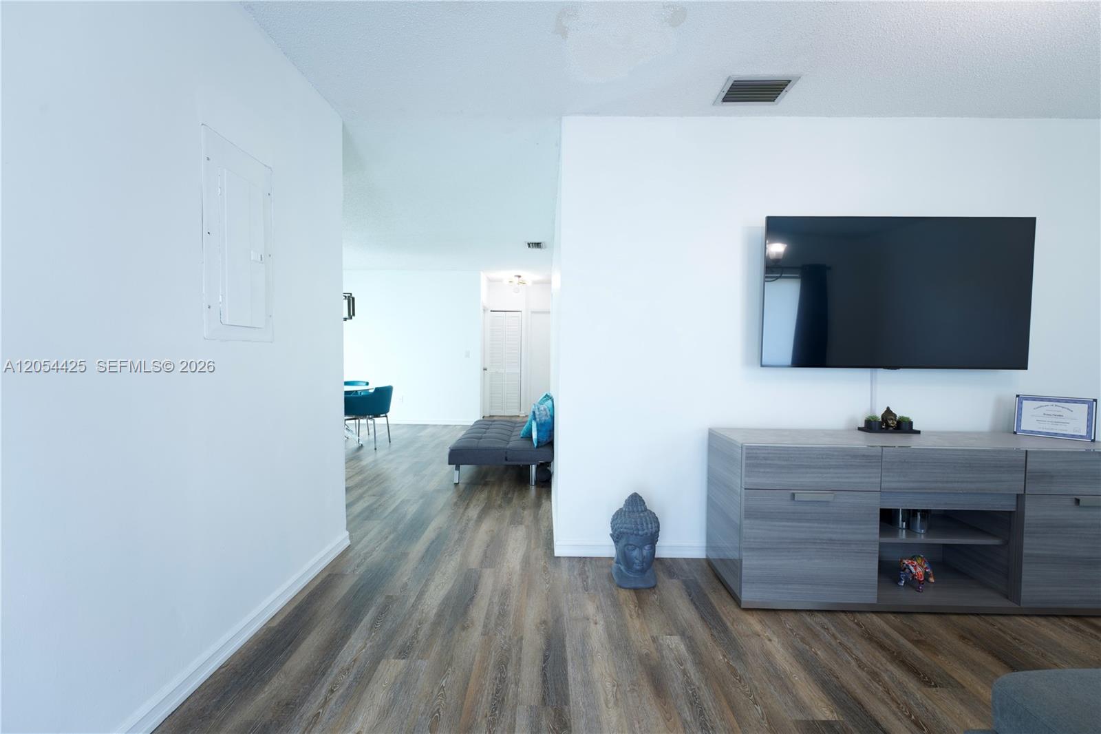 A12054425 Property Photo 14