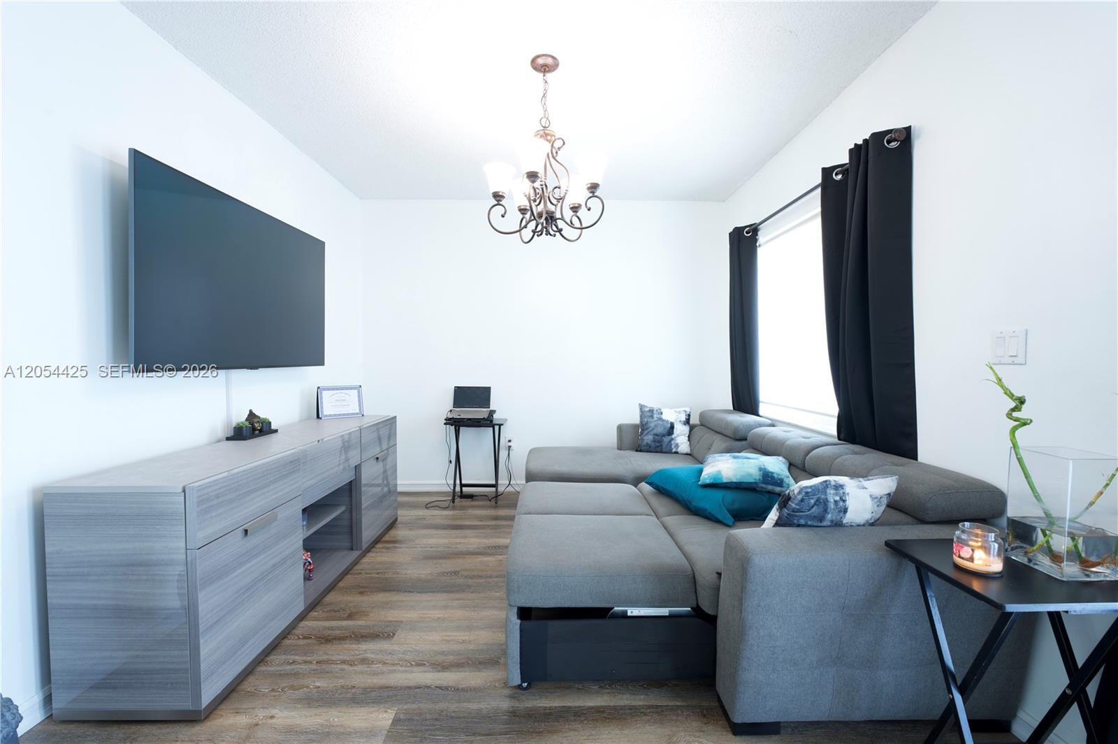 A12054425 Property Photo 15