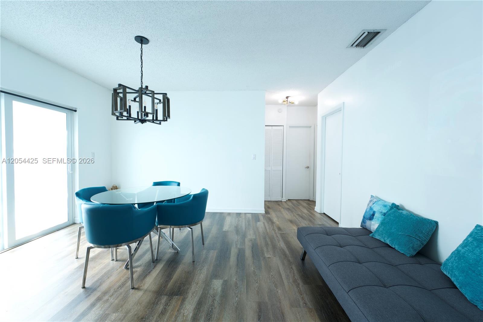 A12054425 Property Photo 17