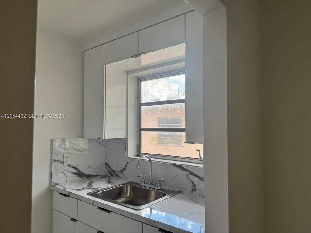 642 E 2nd Avenue B Property Photo 4