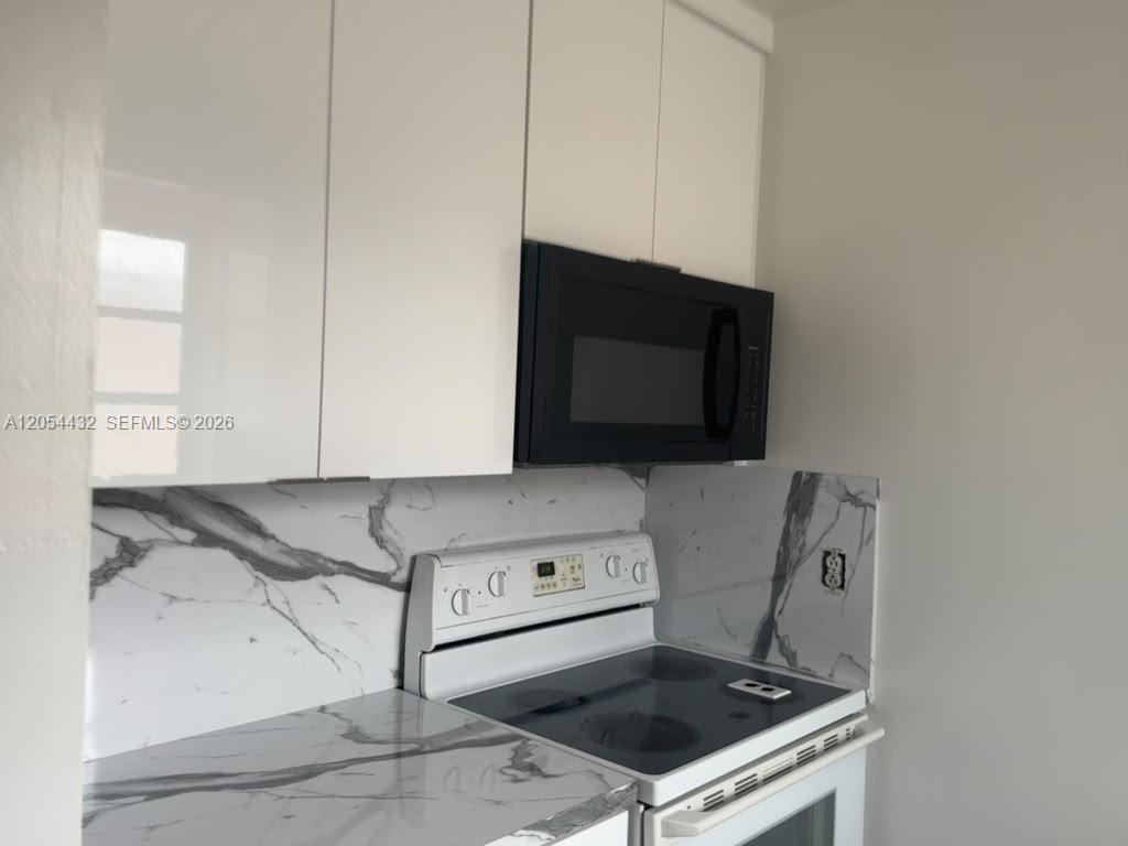 642 E 2nd Avenue B Property Photo 5