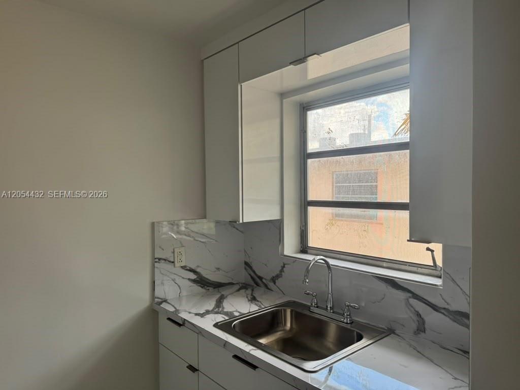 642 E 2nd Avenue B Property Photo 7