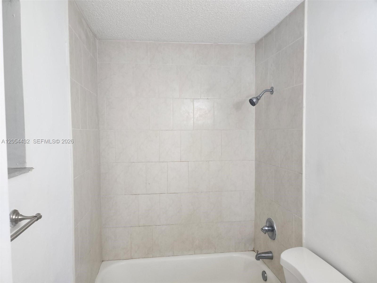 642 E 2nd Avenue B Property Photo 10