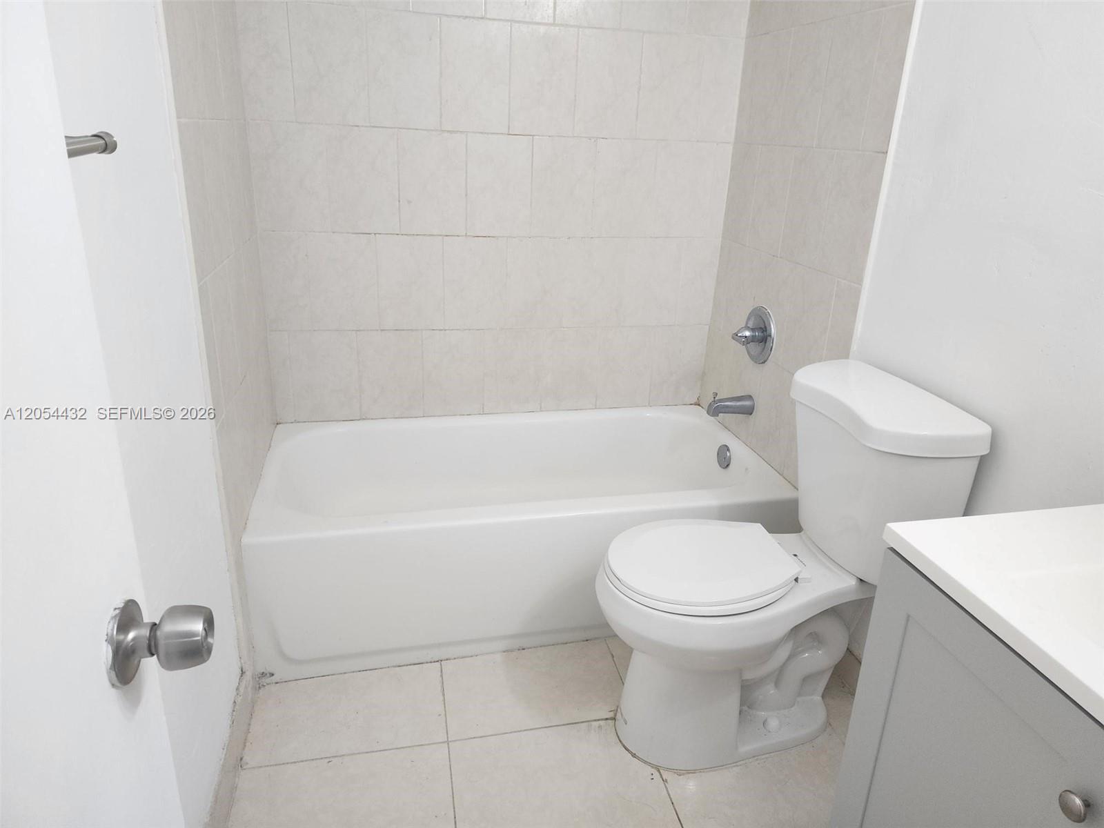 642 E 2nd Avenue B Property Photo 11