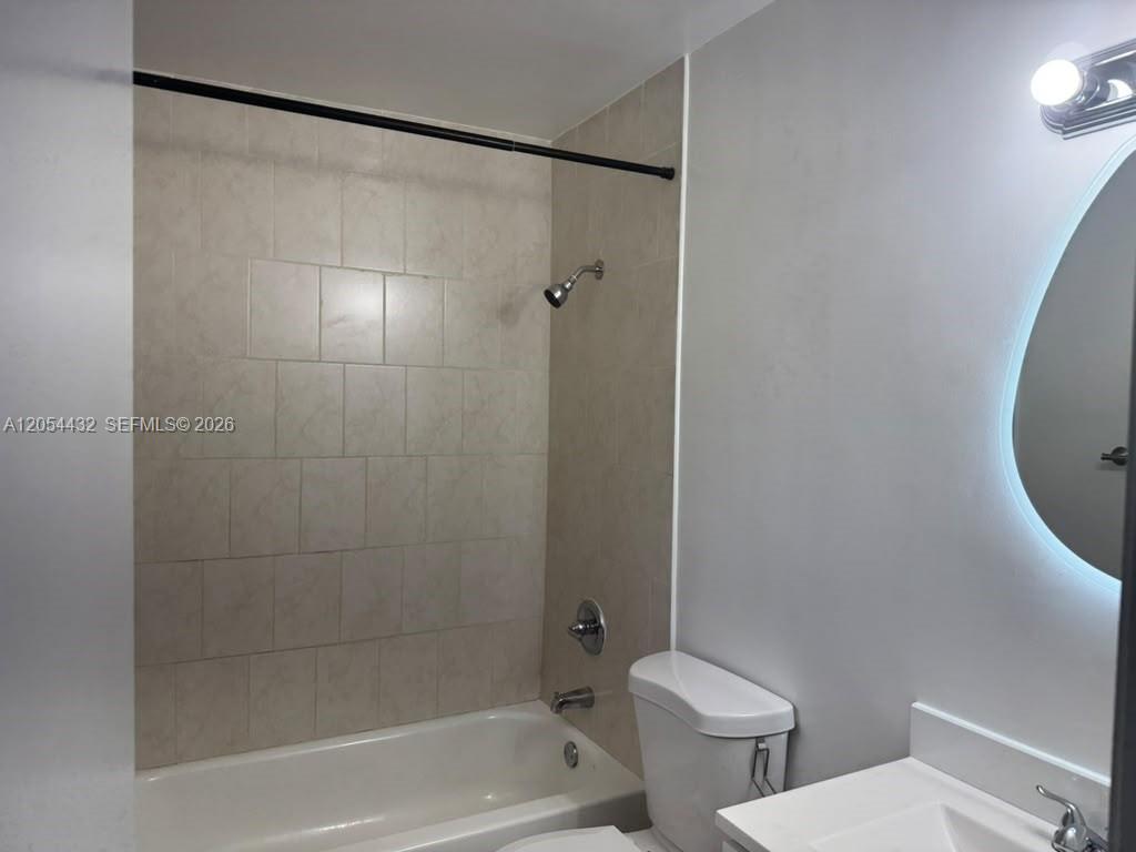 642 E 2nd Avenue B Property Photo 15