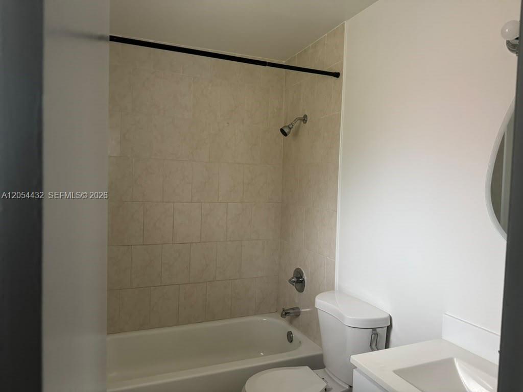 642 E 2nd Avenue B Property Photo 17