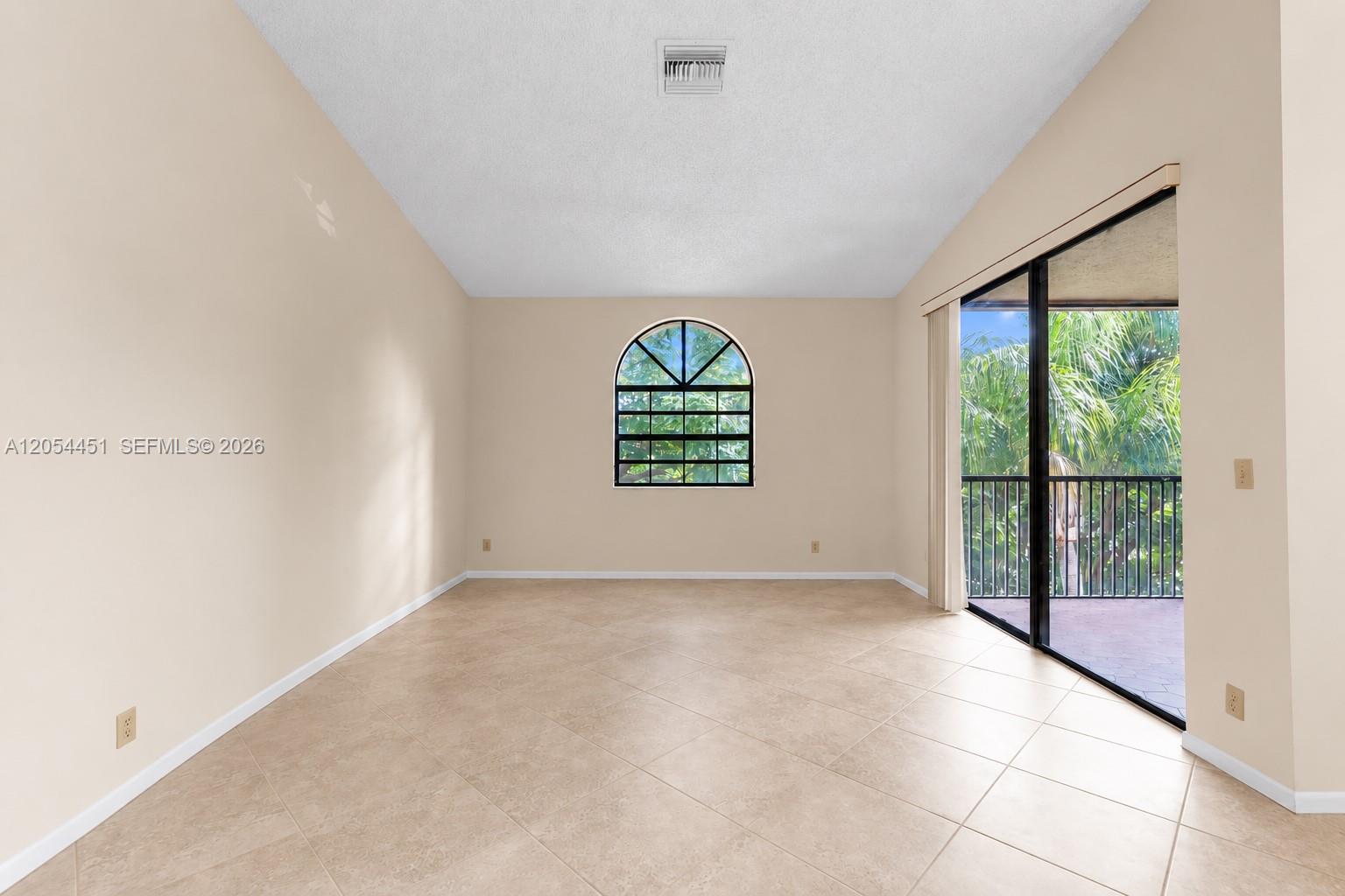 10690 Nw 14th Street 128 Property Photo 4