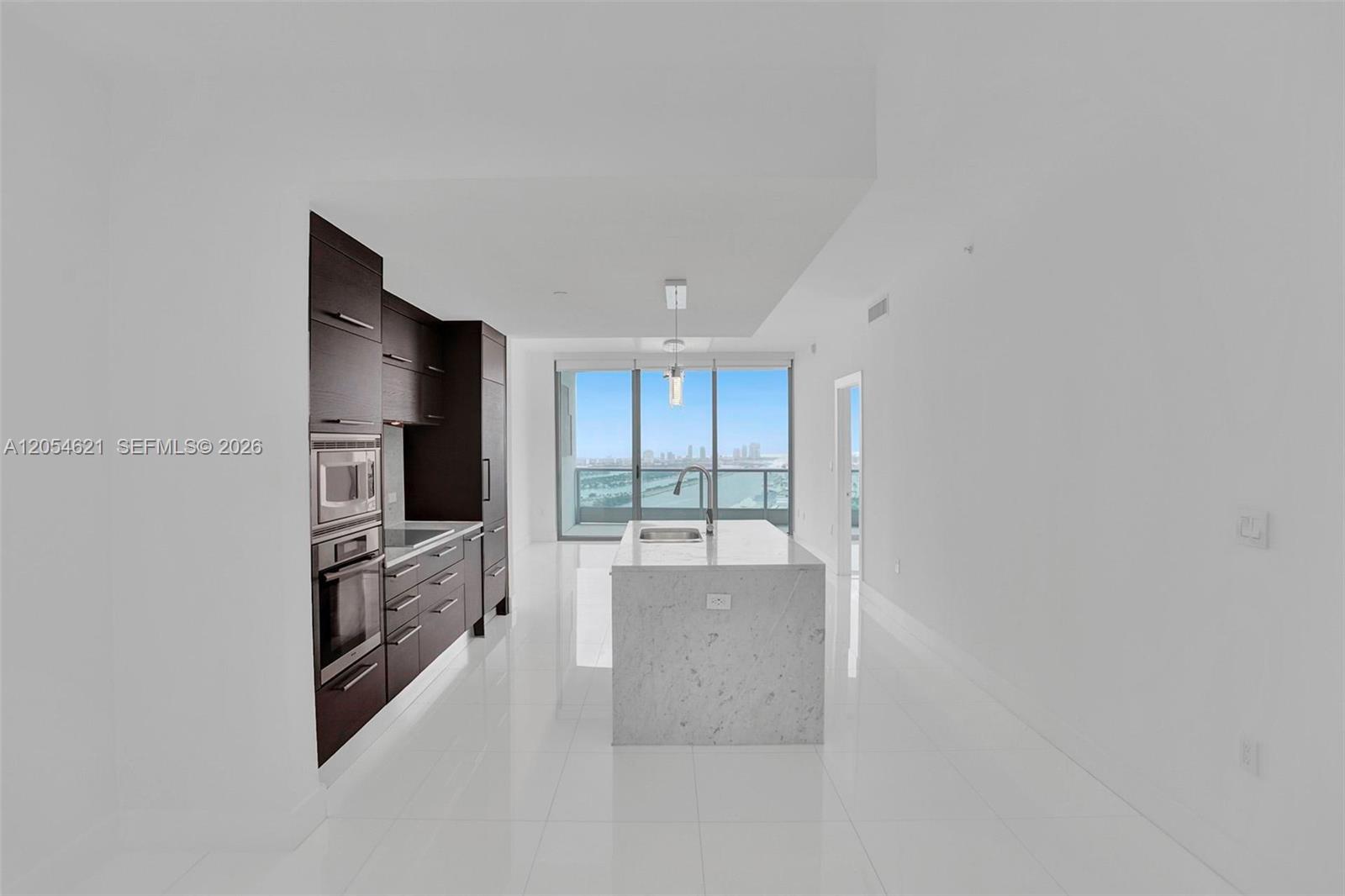 900 Biscayne Boulevard 4803 Property Photo 4
