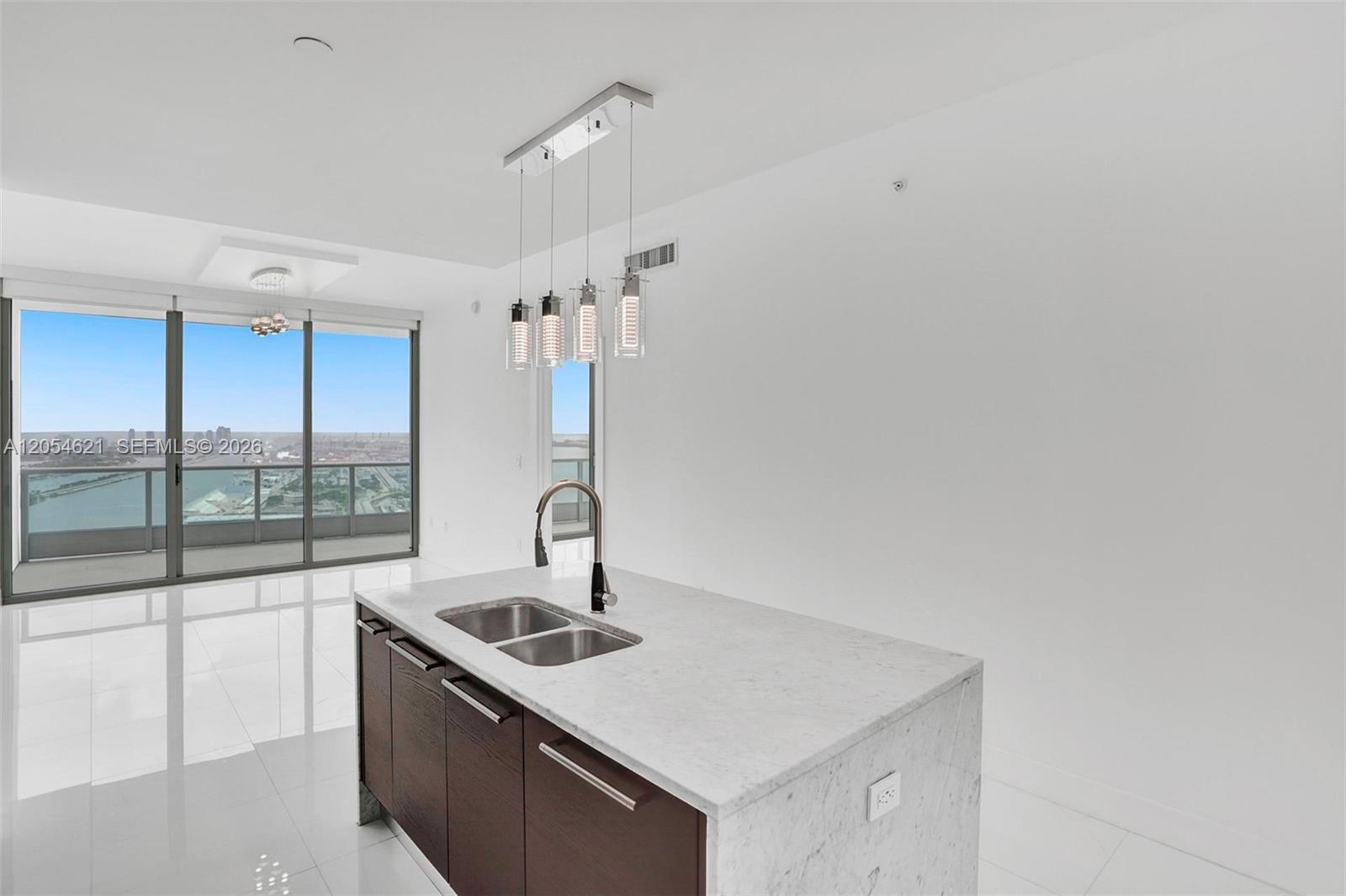 900 Biscayne Boulevard 4803 Property Photo 9