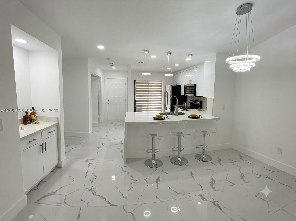 400 Club Circle 202 Property Photo 7