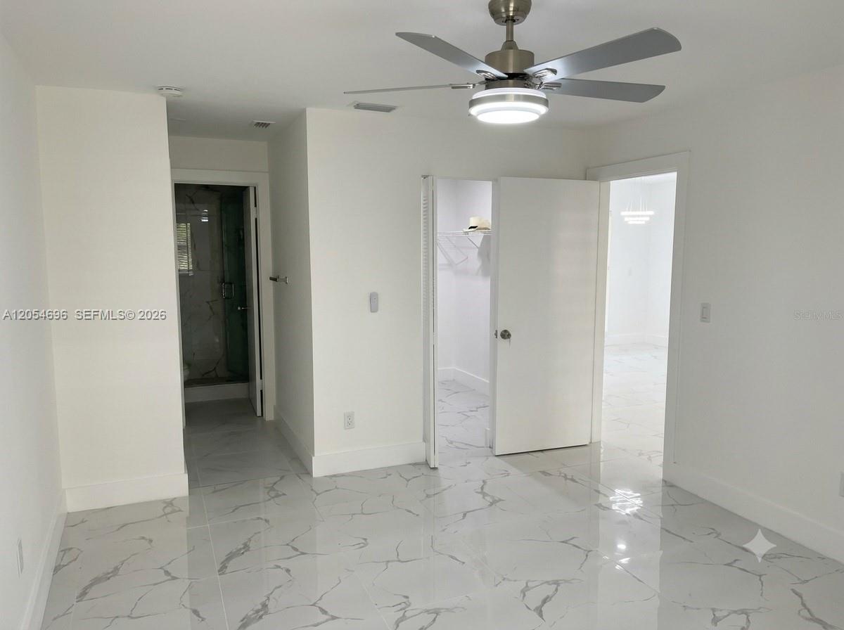 400 Club Circle 202 Property Photo 9