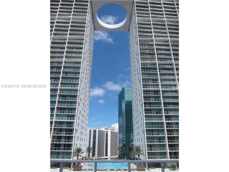 500 Brickell Avenue 2303 Property Photo 2