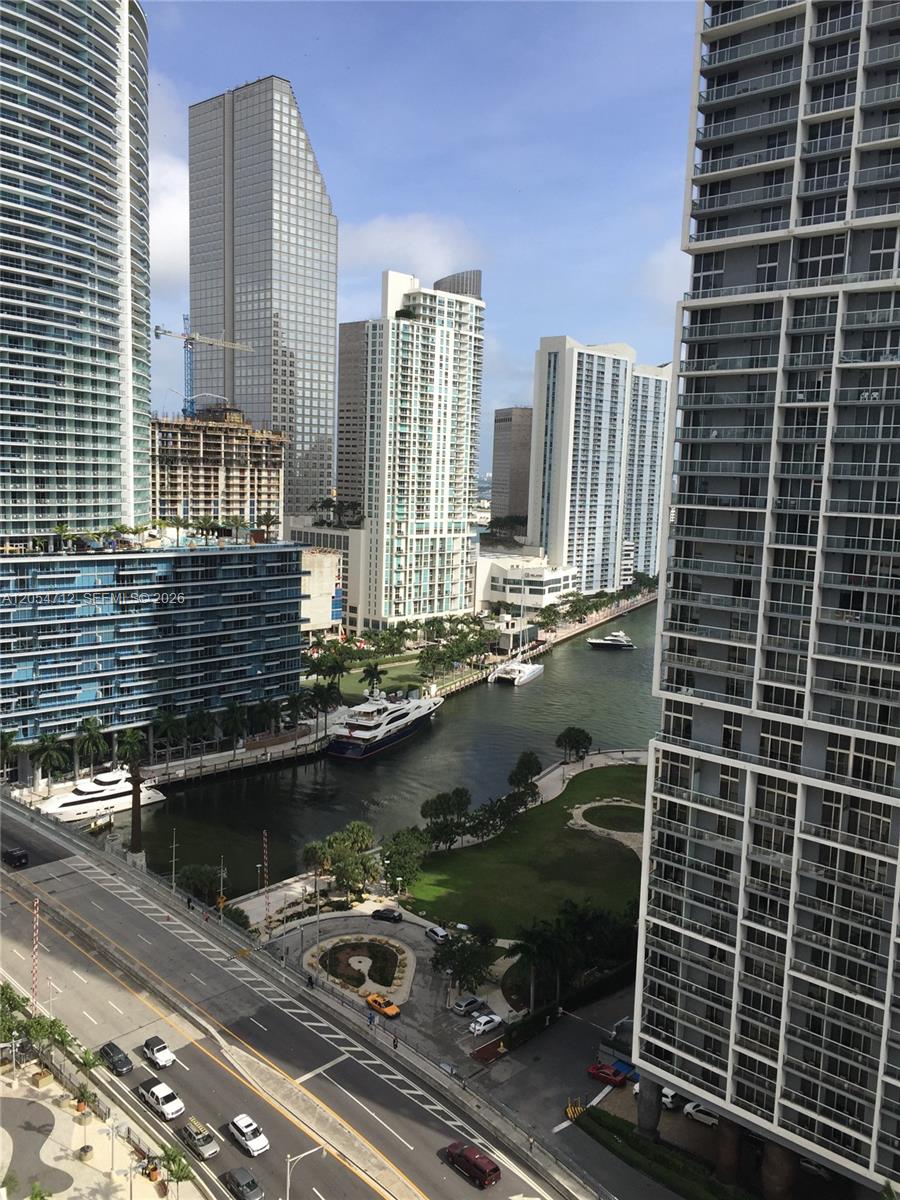 500 Brickell Avenue 2303 Property Photo 3