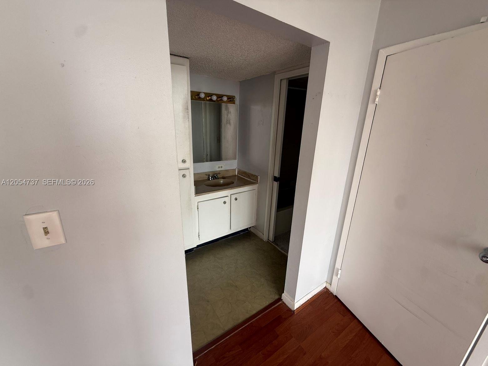 16919 N Bay Road 912 Property Photo 8