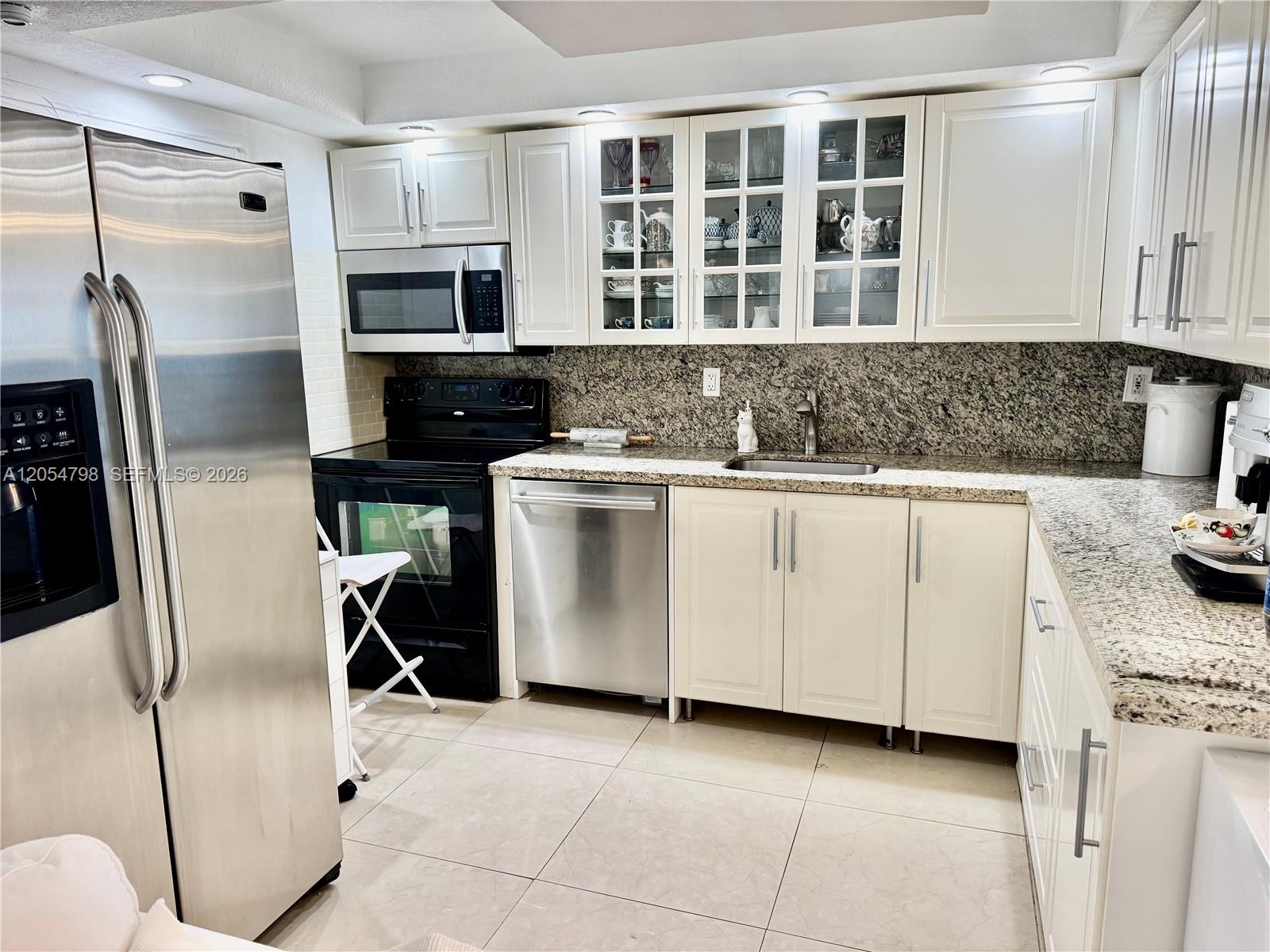 18051 Biscayne Boulevard 1002 Property Photo 2