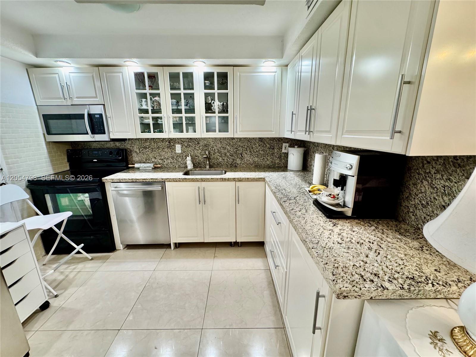 18051 Biscayne Boulevard 1002 Property Photo 3