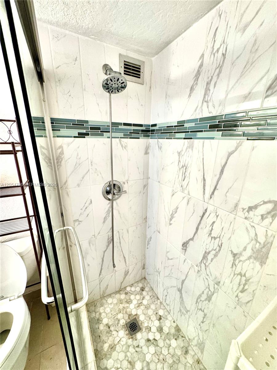 18051 Biscayne Boulevard 1002 Property Photo 14