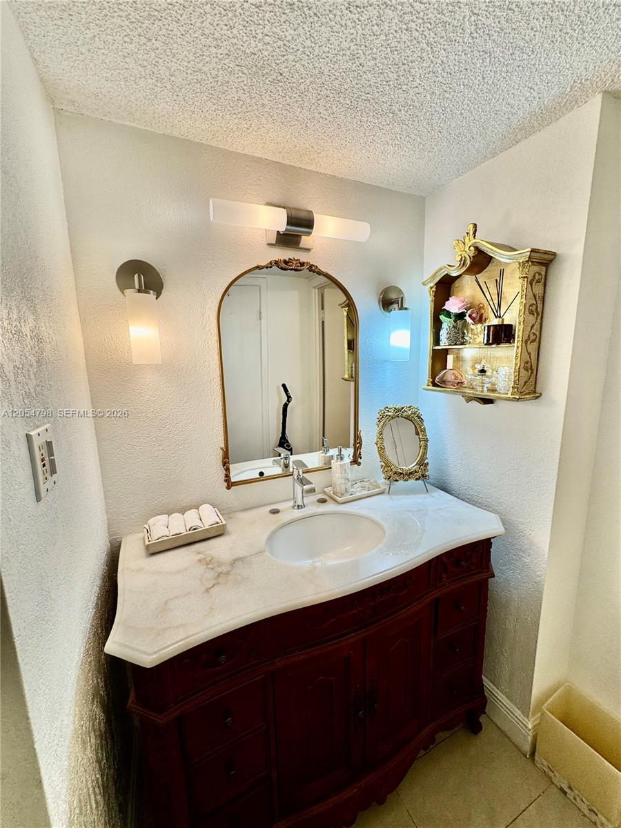 18051 Biscayne Boulevard 1002 Property Photo 22