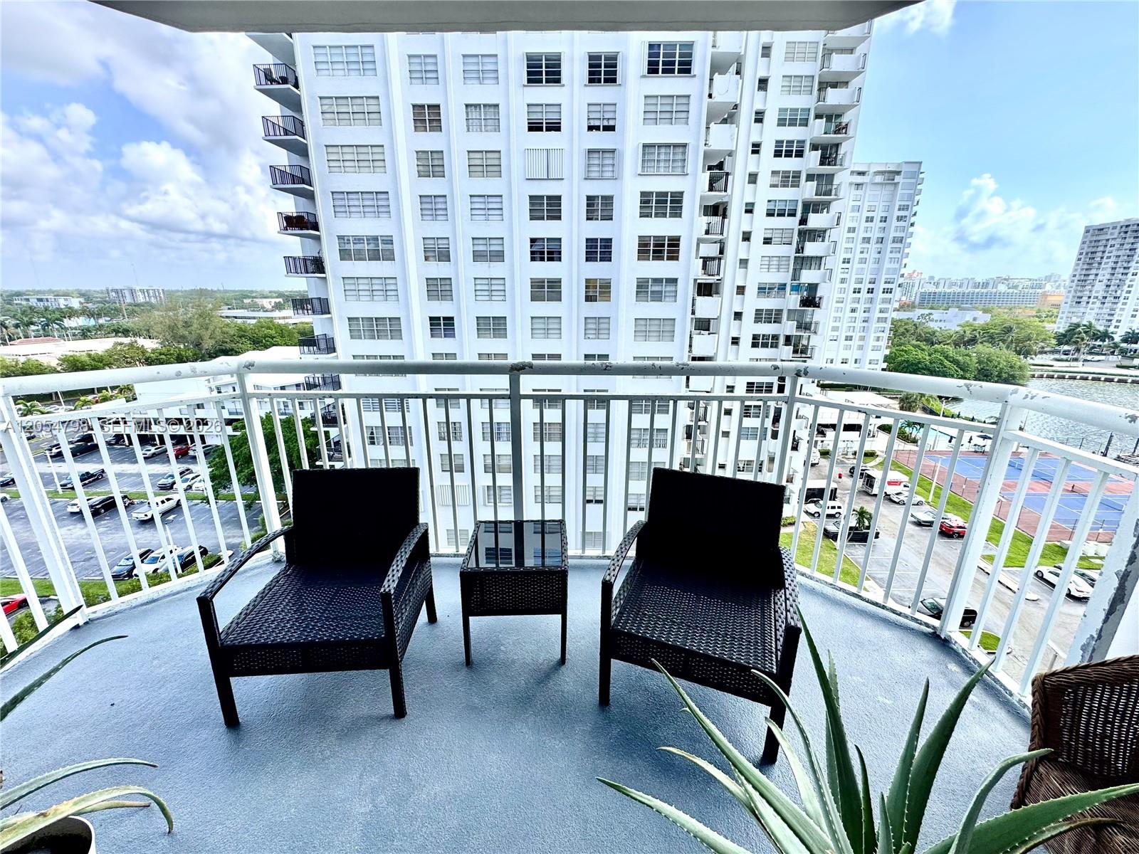 18051 Biscayne Boulevard 1002 Property Photo 25
