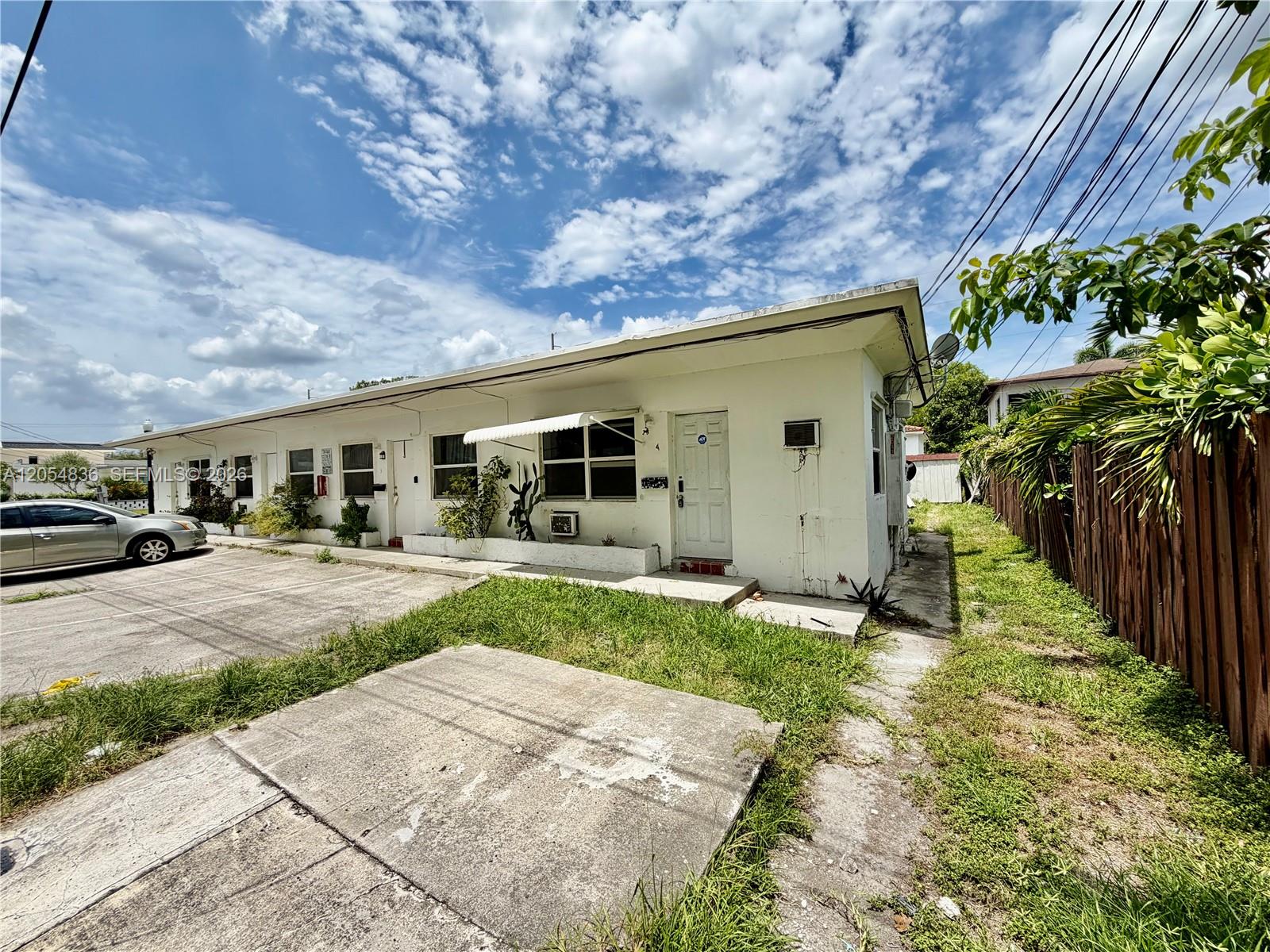 2041 S Jackson Street 4 Property Photo 1