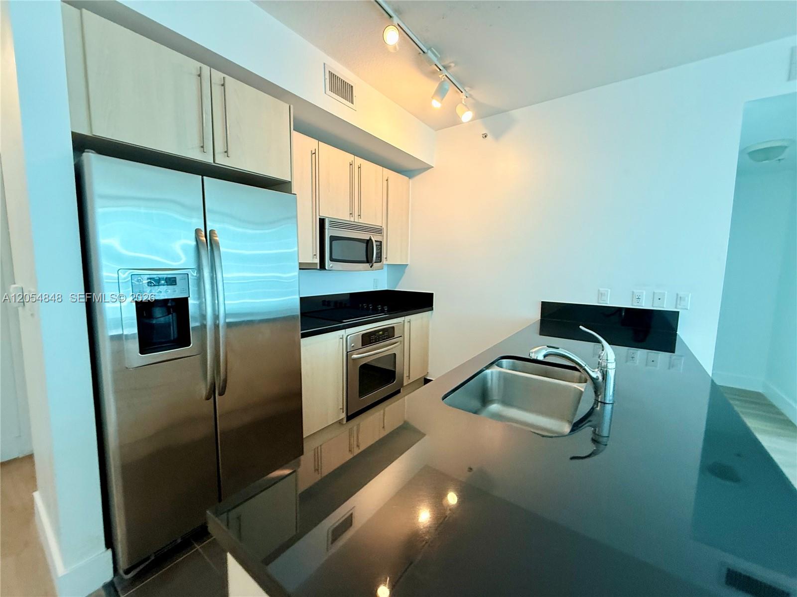 A12054848 Property Photo 4