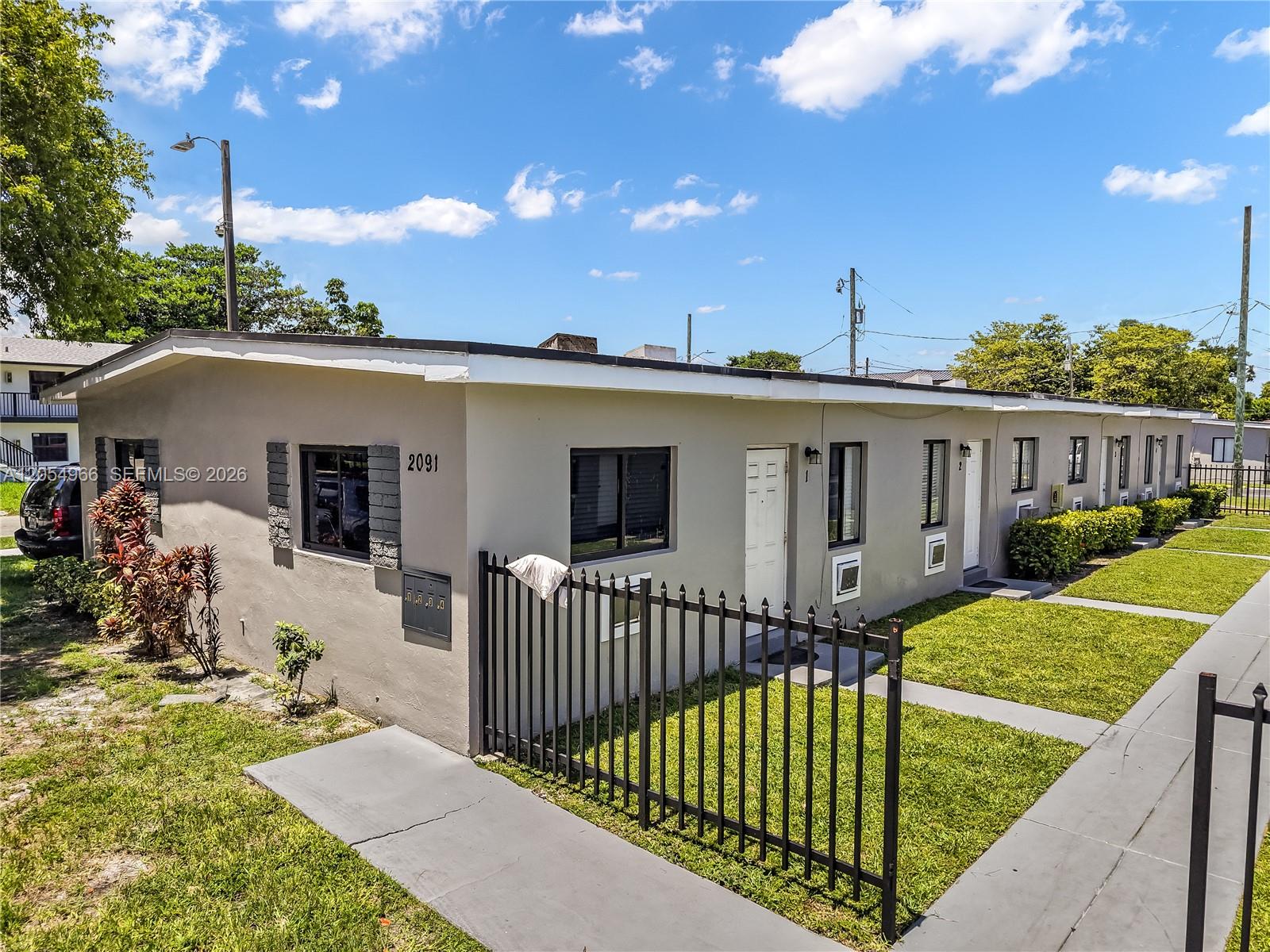 2090 Nw 31st Street Property Photo 4