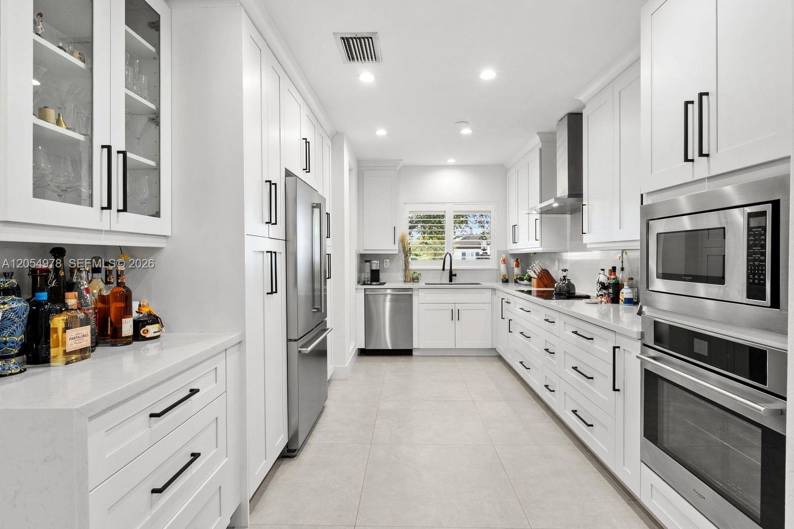 6511 Riviera Drive Property Photo 10