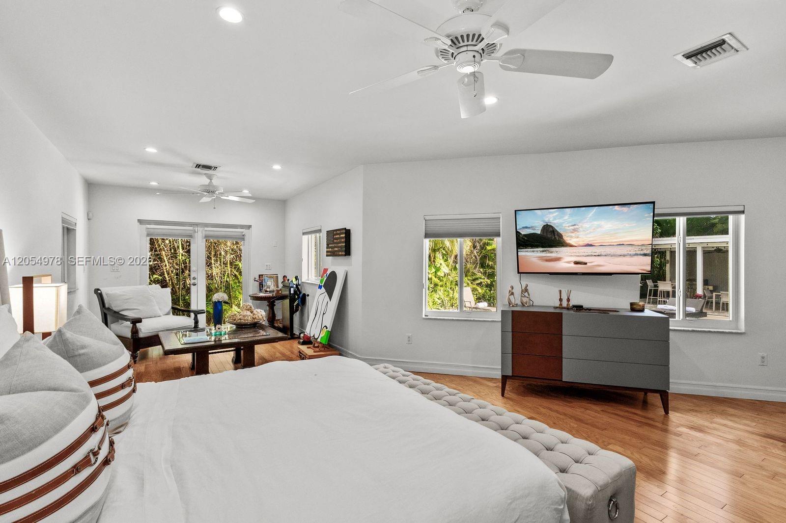 6511 Riviera Drive Property Photo 12