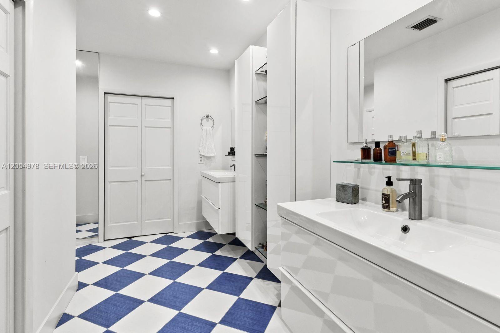6511 Riviera Drive Property Photo 13