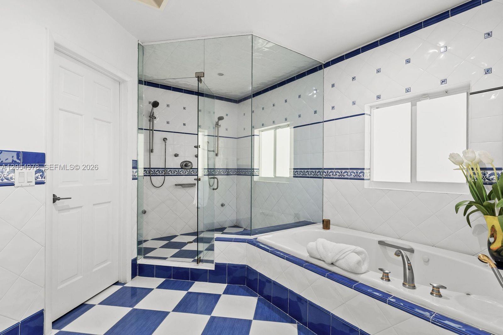 6511 Riviera Drive Property Photo 14