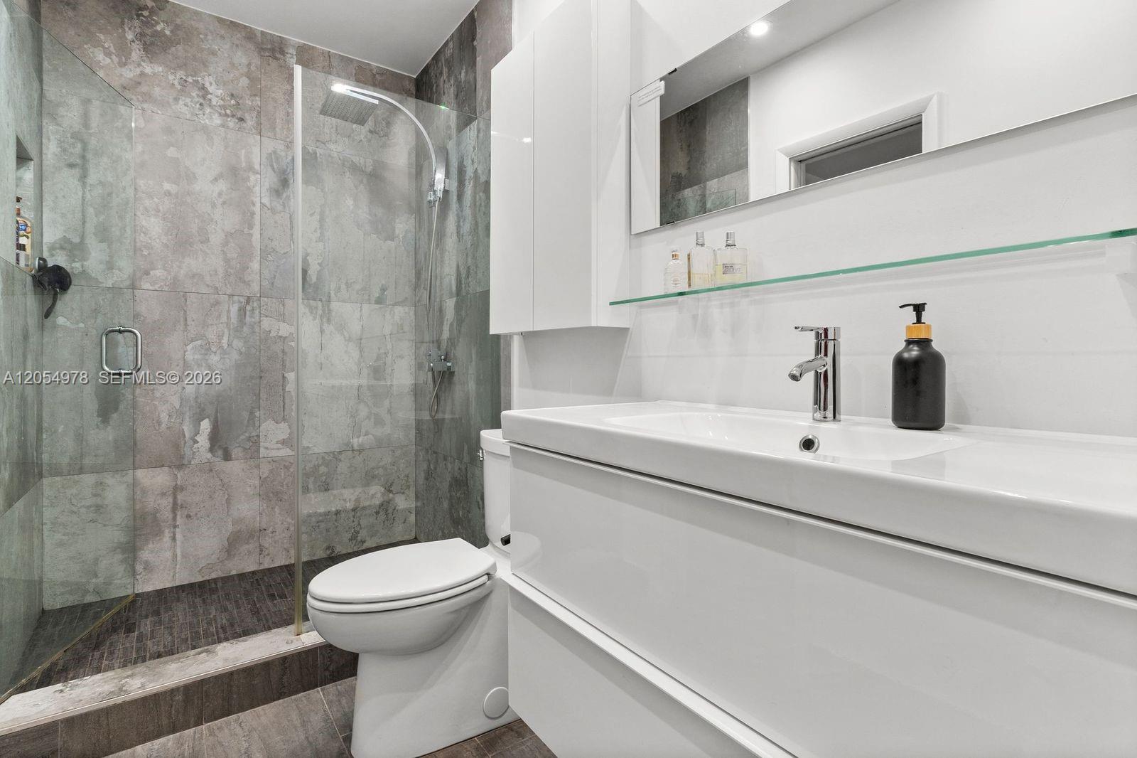 6511 Riviera Drive Property Photo 16