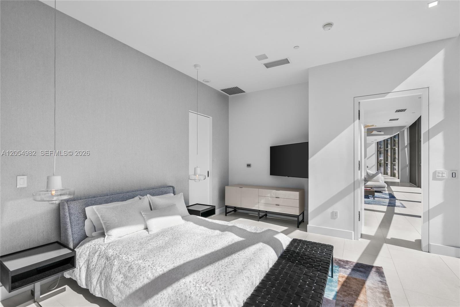 5875 Collins Avenue 401 Property Photo 12