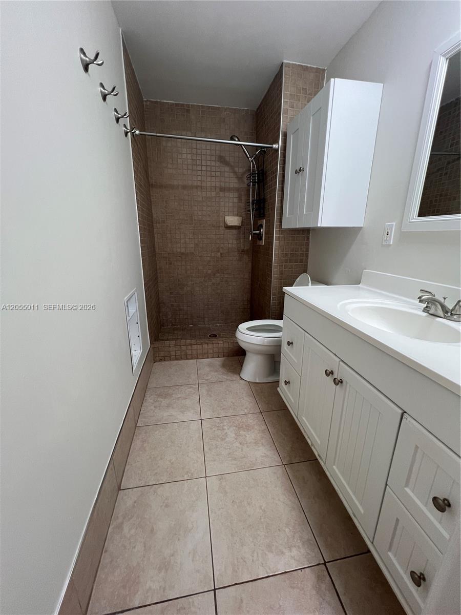 2762 S University Drive 9d Property Photo 10
