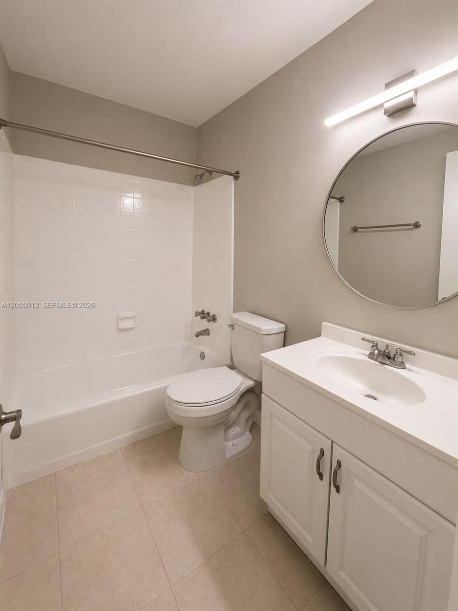 3930 Crystal Lake Drive 208 Property Photo 6