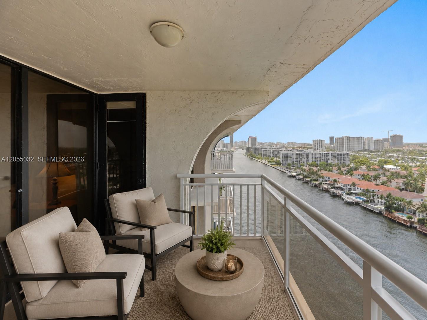 1600 S Ocean Drive 18b Property Photo 2
