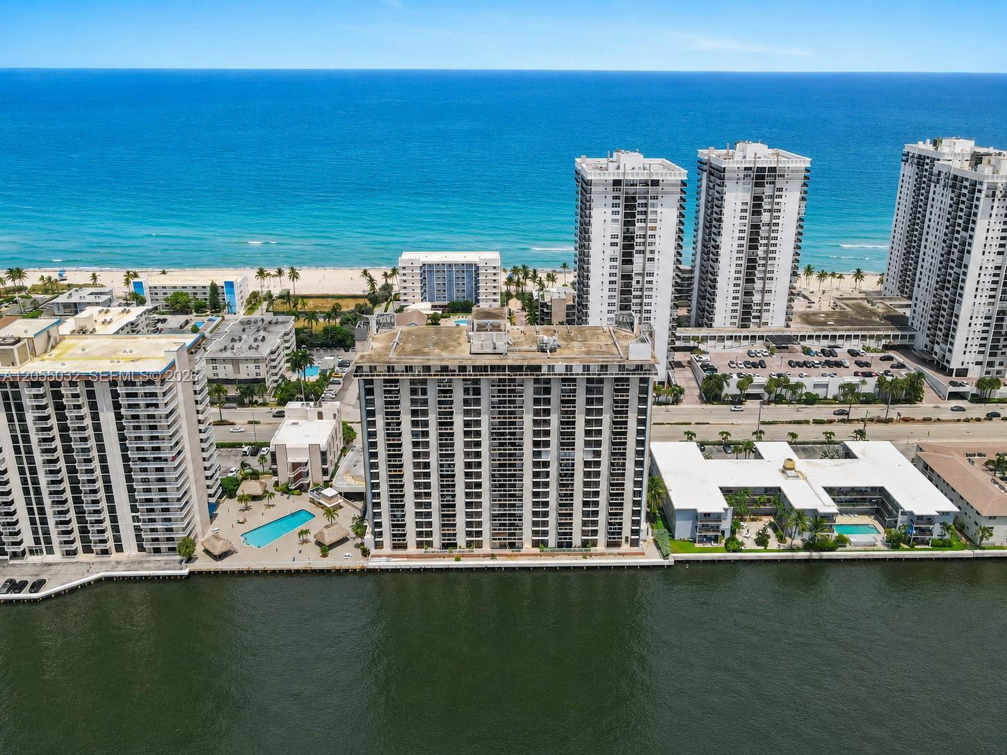1600 S Ocean Drive 18b Property Photo 3