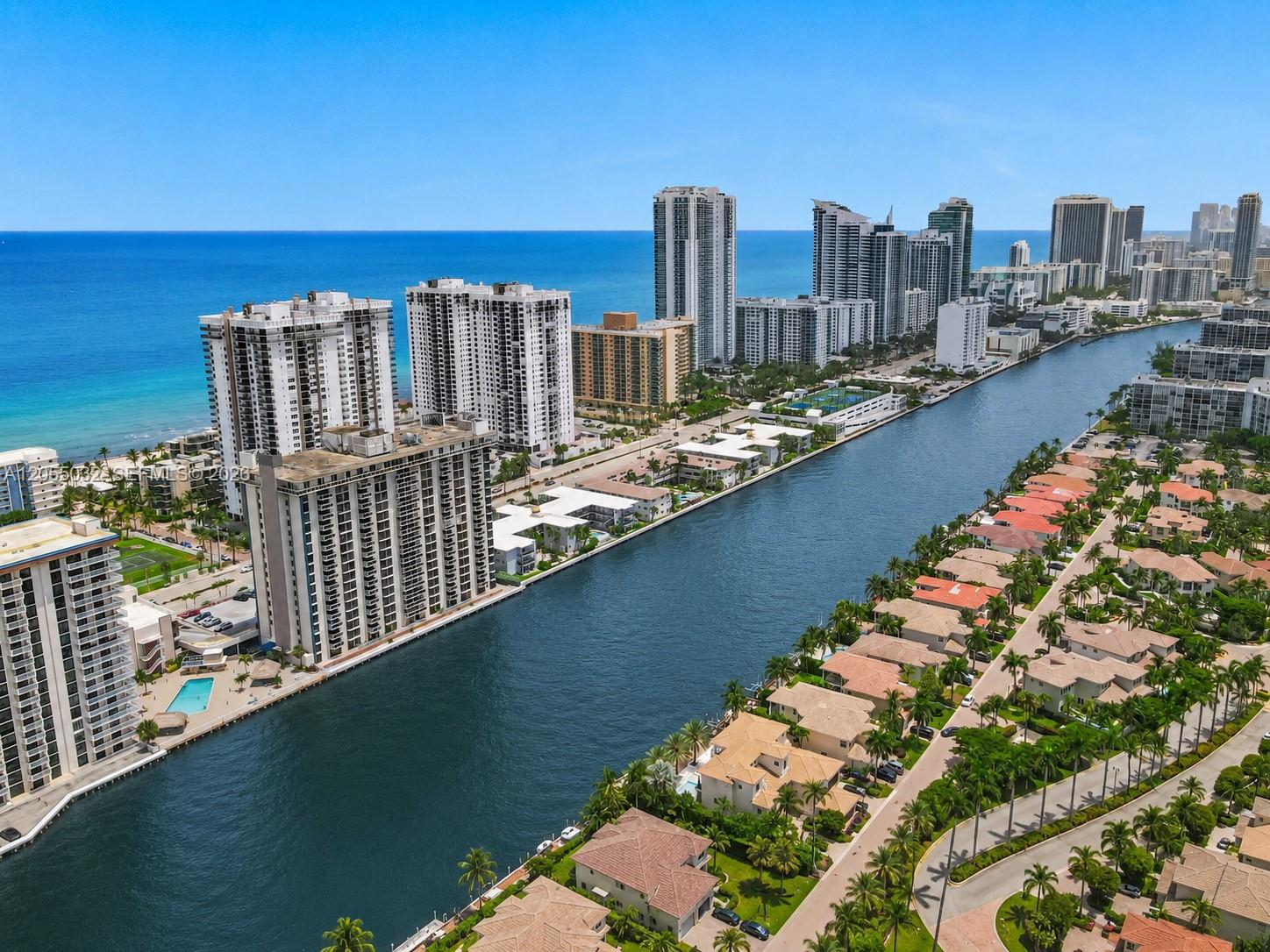 1600 S Ocean Drive 18b Property Photo 4
