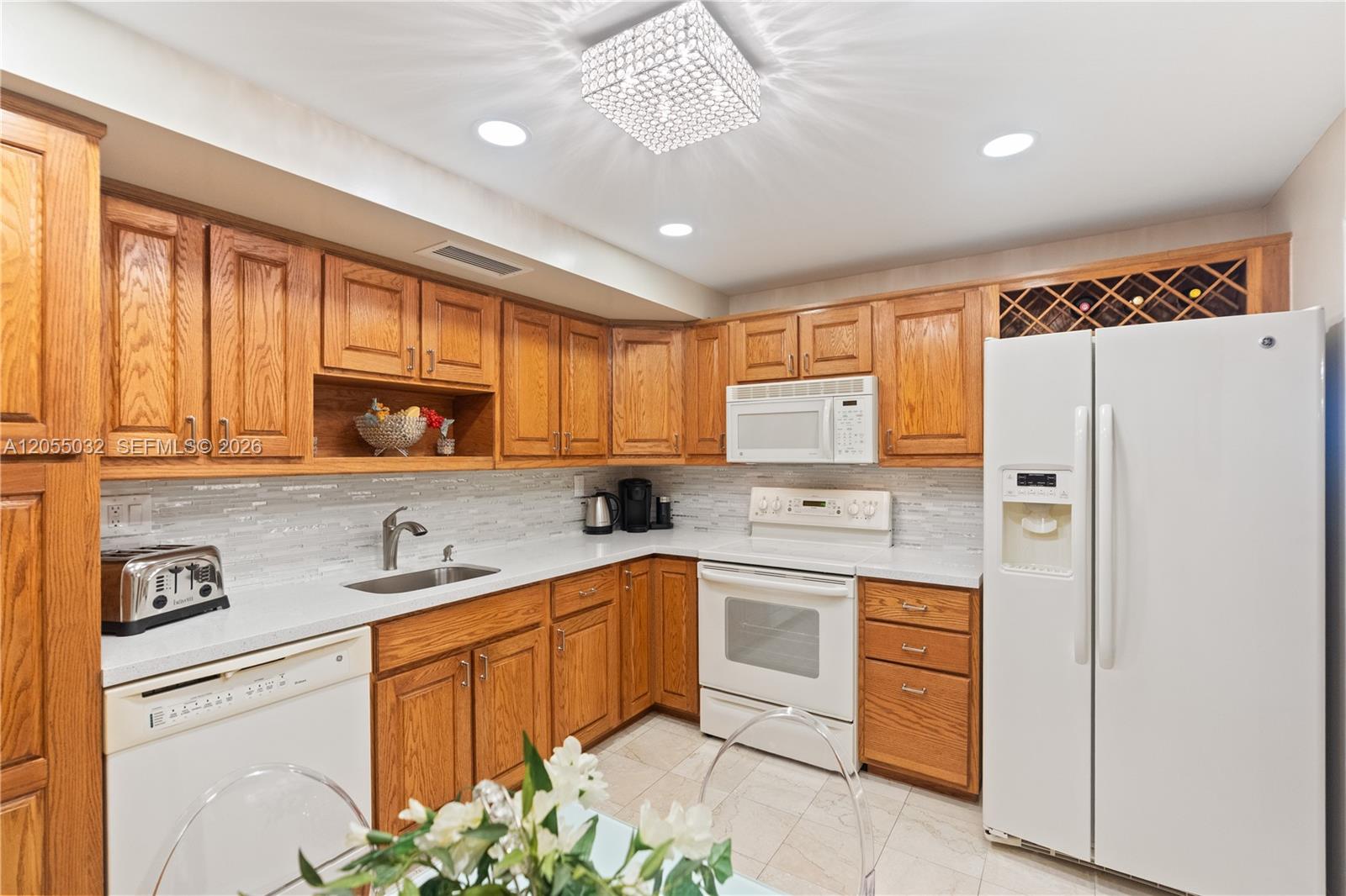 1600 S Ocean Drive 18b Property Photo 16