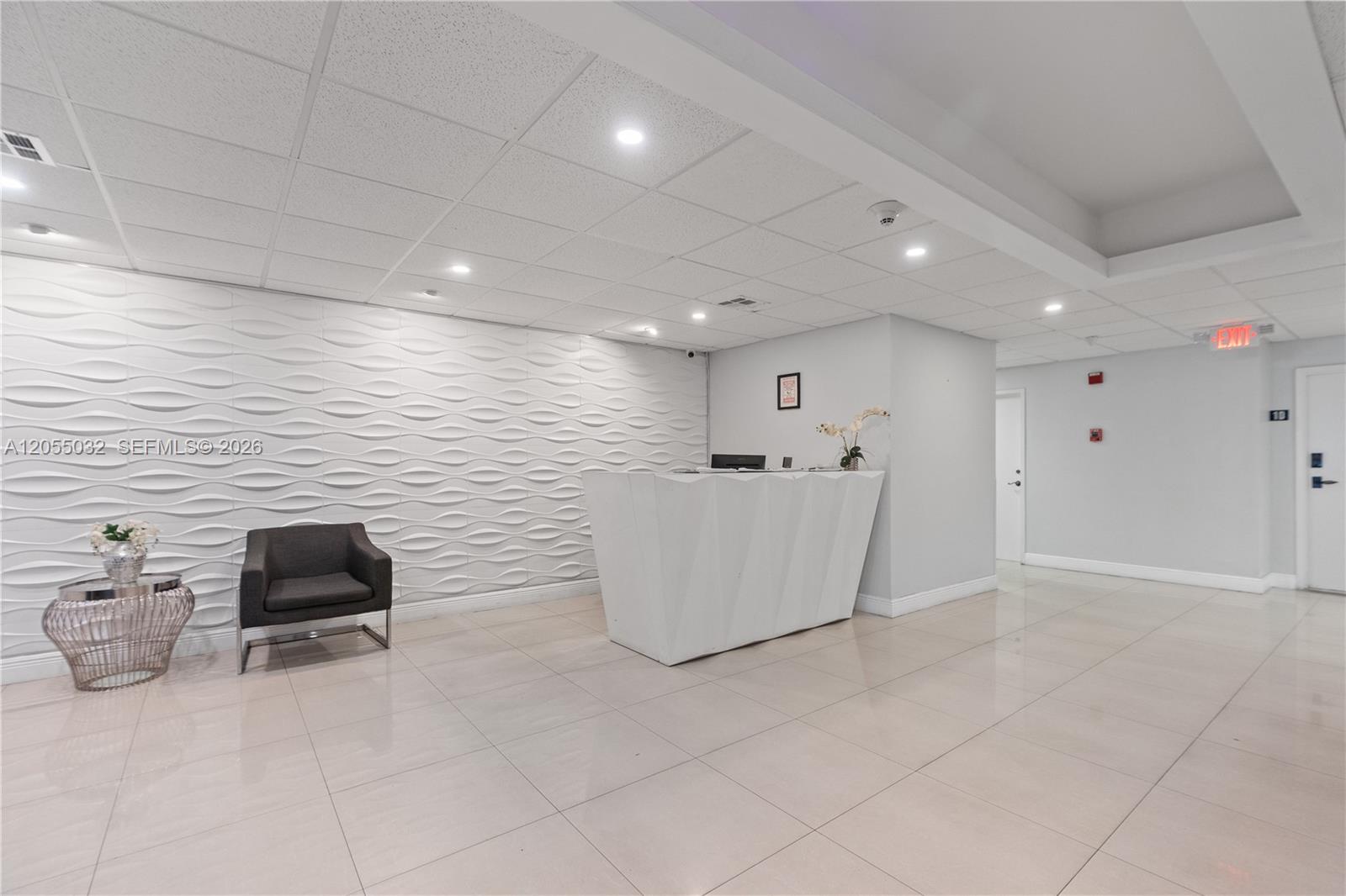 1600 S Ocean Drive 18b Property Photo 35