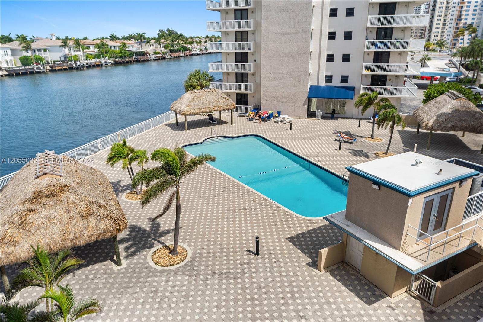 1600 S Ocean Drive 18b Property Photo 42