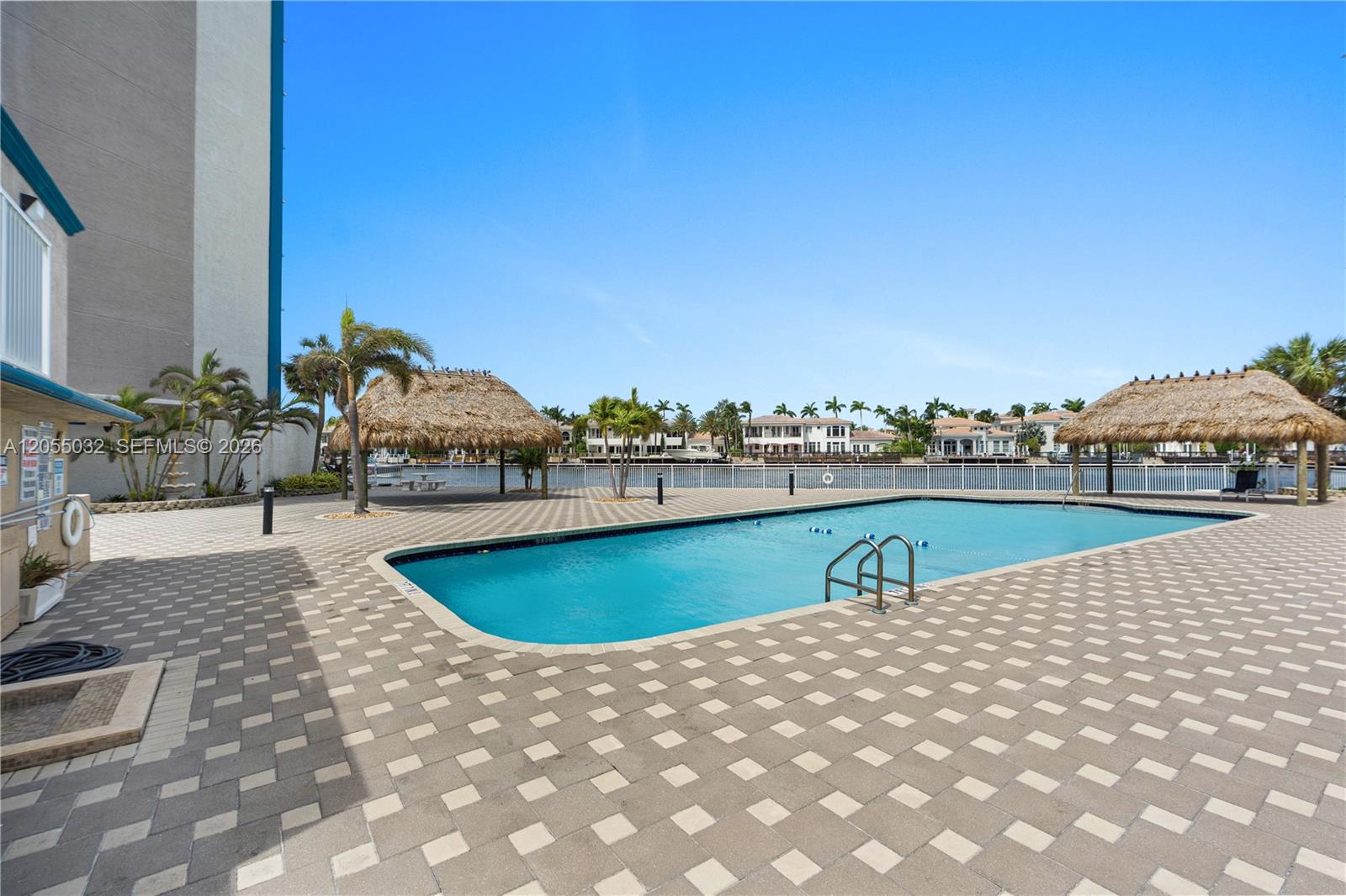 1600 S Ocean Drive 18b Property Photo 43