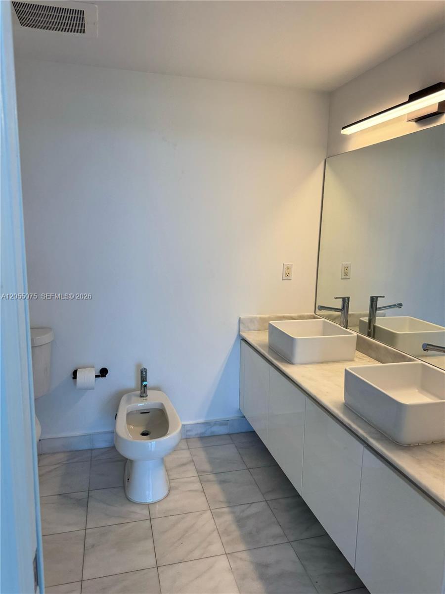 601 Ne 36th Street 1205 Property Photo 12
